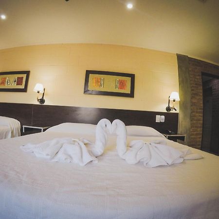 Hotel Torres Del Sol Мерло Экстерьер фото
