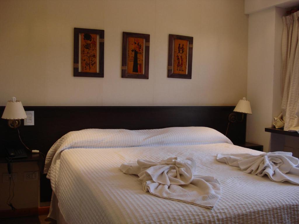 Hotel Torres Del Sol Мерло Номер фото